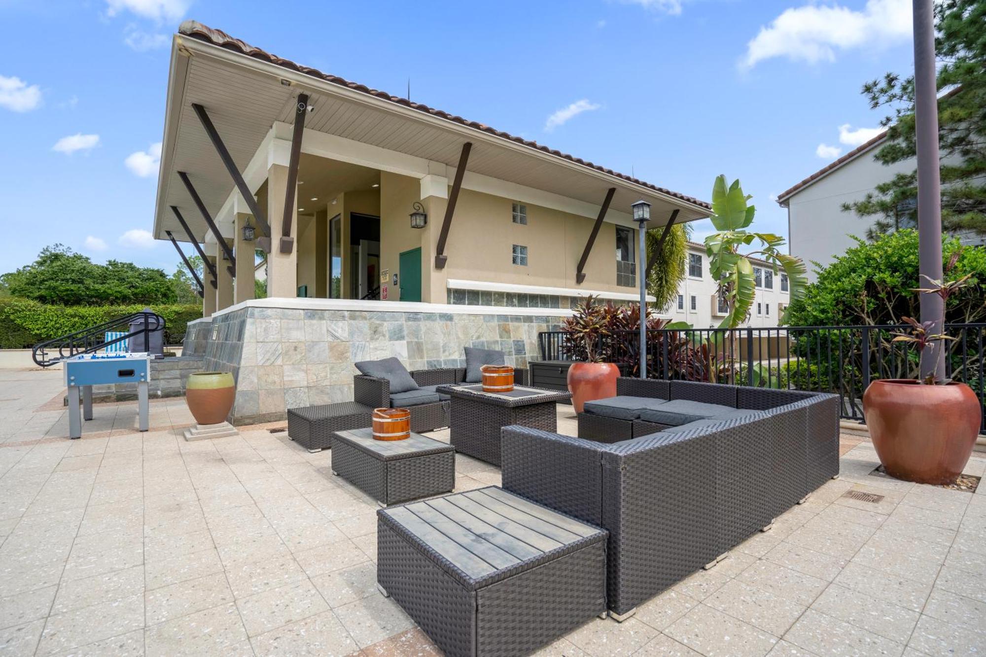 Cozy & Elegant 4Br Enchanted Townhouse - 1 Mile To Disney With Resort Pool, Gym, & Jacuzzi Orlando Exterior photo